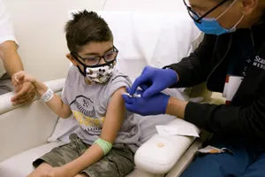 Quy trình thử nghiệm, phê duyệt vaccine ngừa COVID-19 cho trẻ em ở Mỹ