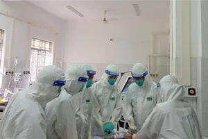 Lo ngại dịch bùng phát, miền Tây đề nghị hỗ trợ