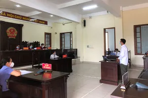 Chặt 12 cây sầu riêng để… níu kéo vợ