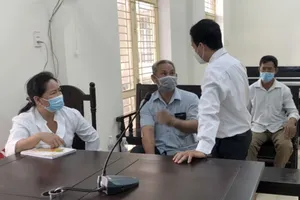 3 người dính tội vì khóa cửa nhốt 4 công an