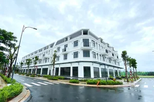 Đi xa trung tâm vẫn khó tìm mua được nhà