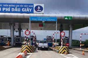 Thí điểm xe không dán thẻ không dừng sẽ không được đi vào cao tốc