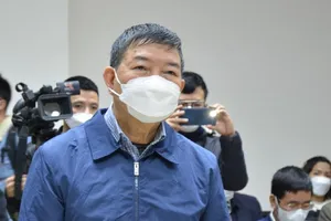 Cựu giám đốc BV Bạch Mai nói lời sau cùng, tòa nghị án kéo dài