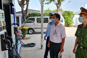 Tăng mạnh giá xăng, rồi sao nữa?