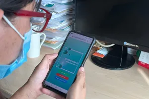 Cấp giấy xác nhận F0 trực tuyến: Tiện nhưng vẫn còn gặp khó