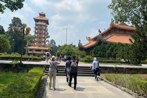 Tìm kết nối 2 cung đường du lịch trên sông Sài Gòn