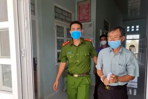 Làm sai, một công chứng viên bị truy tố