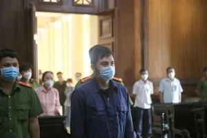 Vụ án đầu tiên, Lê Chí Thành lãnh 2 năm tù về tội chống người thi hành công vụ