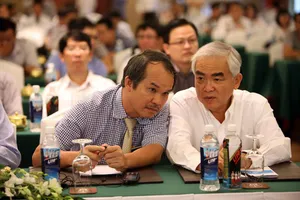 Ông Lê Hùng Dũng và bầu Đức. Ảnh: XUÂN HUY