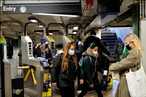 Không thể lơ là vaccine khi COVID-19 liên tục sinh biến thể mới