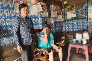 Chưa được nhận hỗ trợ hộ nghèo vì… “đất chưa chính chủ”