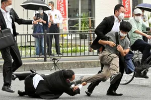 Cựu Thủ tướng Nhật Shinzo Abe ra đi, cả thế giới bàng hoàng