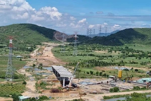 Dự án cao tốc Bắc - Nam giai đoạn 2 đối diện với nguy cơ thiếu cát