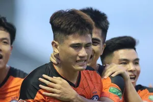 SHB Đà Nẵng thăng hoa với bộ đôi sát thủ tuổi 19, 20