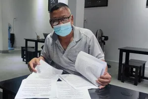 Chờ giám đốc thẩm nên… chưa thi hành