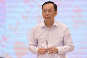 Phó thống đốc 'tuýt còi' ngân hàng cho vay lãi suất cao