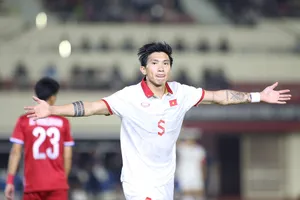 Ván tennis tập thói quen ghi bàn