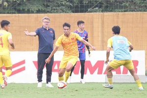 HLV Troussier và triết lý không ngôi sao