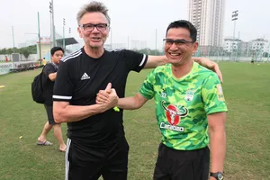 Học trò ông Troussier đã ghi bàn