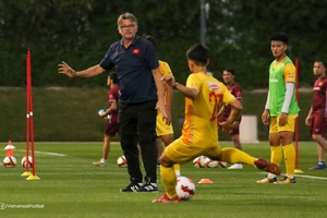 HLV Troussier nói về SEA Games 32 và quan điểm chọn cầu thủ