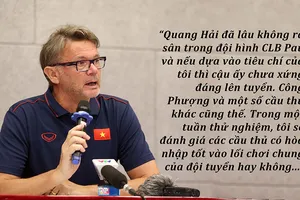 Khi ông Troussier ra tối hậu thư cho Quang Hải và Công Phượng…