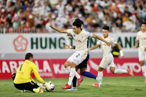 Mùa giải đặc biệt của nhiều đội lo trụ hạng