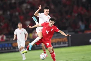 Cơ hội cuối cho thầy trò HLV Troussier