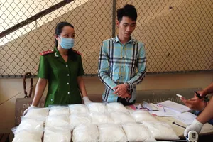 Giang hồ gốc Hải Phòng sa lưới cùng vali chứa 18 kg hàng đá