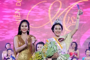 Đặng Mỹ Huyền đăng quang Hoa khôi Nữ sinh viên Việt Nam 