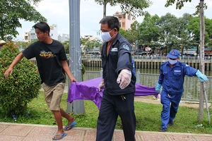 Phát hiện thi thể nữ nổi trên kênh Nhiêu Lộc - Thị Nghè