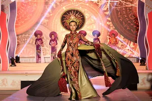 Chùm ảnh: Lễ hội 'Áo dài - Vẻ đẹp bất tận'