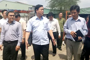 Bí thư Đinh La Thăng truy vấn gay gắt chủ tịch xã Xuân Thới Sơn