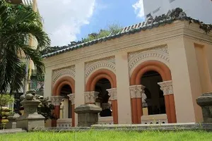 Choáng ngợp trước khu mộ cổ của vợ chồng bá hộ giàu nhất Sài Gòn xưa