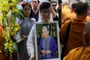 Mưa sụt sùi tiễn đưa “Sầu nữ” Út Bạch Lan 