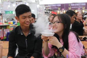 Chợ phiên công viên Bạch Đằng có gì?