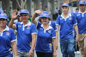 Clip hàng nghìn người đi bộ hưởng ứng SEA Games 29 