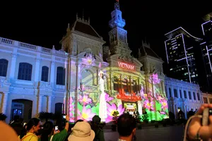 Mãn nhãn với màn trình diễn 3D lên tòa UBND TP.HCM