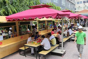 Phố hàng rong thứ hai ở Sài Gòn bán đắt như 'tôm tươi'