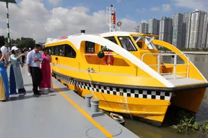 Ảnh: Không gian hiện đại của buýt đường sông