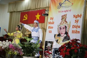 NSƯT Diệu Hiền 73 tuổi vẫn hát truyền lửa cho người trẻ