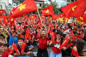 Ngắm những bóng hồng xinh đẹp tiếp lửa cho U23 Việt Nam