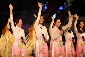 Mãn nhãn đêm khai mạc Lễ hội Áo dài TP.HCM 2018