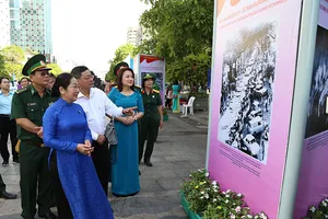 Khai mạc Triển lãm 'Thành phố Hồ Chí Minh-Khát vọng vươn cao'