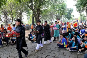 Buổi ngoại khóa đặc biệt ở Lăng Ông Bà Chiểu