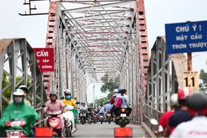Cận cảnh cầu cổ hơn 100 tuổi sắp tháo dỡ ở Sài Gòn