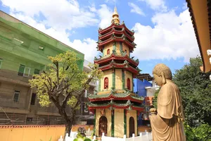 Cận cảnh ngôi chùa có tháp bằng gốm cao nhất Việt Nam
