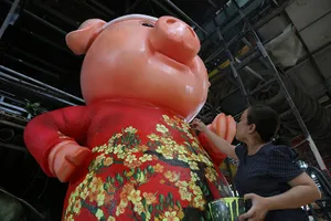 Cận cảnh đại gia đình nhà heo trước ngày xuống phố Nguyễn Huệ