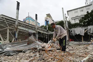 Tất bật tháo dỡ các công trình tại Công viên 23-9