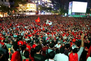 Năm màn hình lớn phục vụ CĐV xem trận Việt Nam - Thái Lan