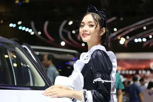 Ngắm những bóng hồng khoe sắc tại Vietnam Motor Show 2019